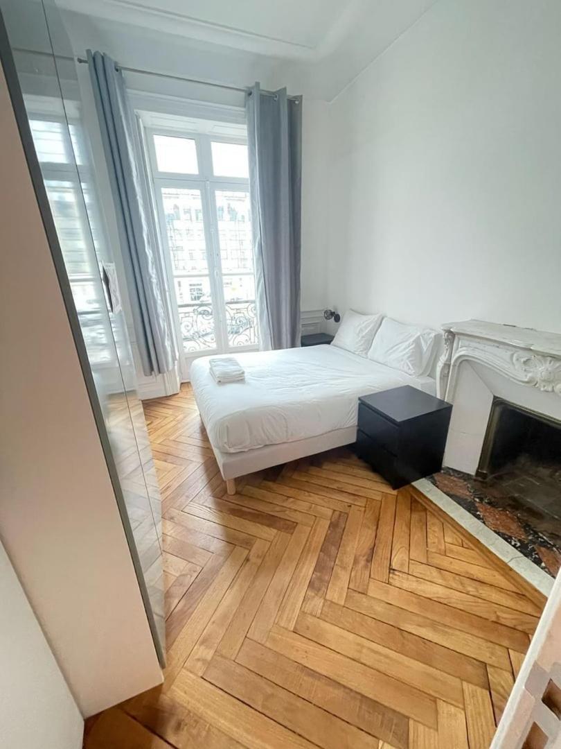 Appartement T2 Renove Vue Sur Le Centre De *