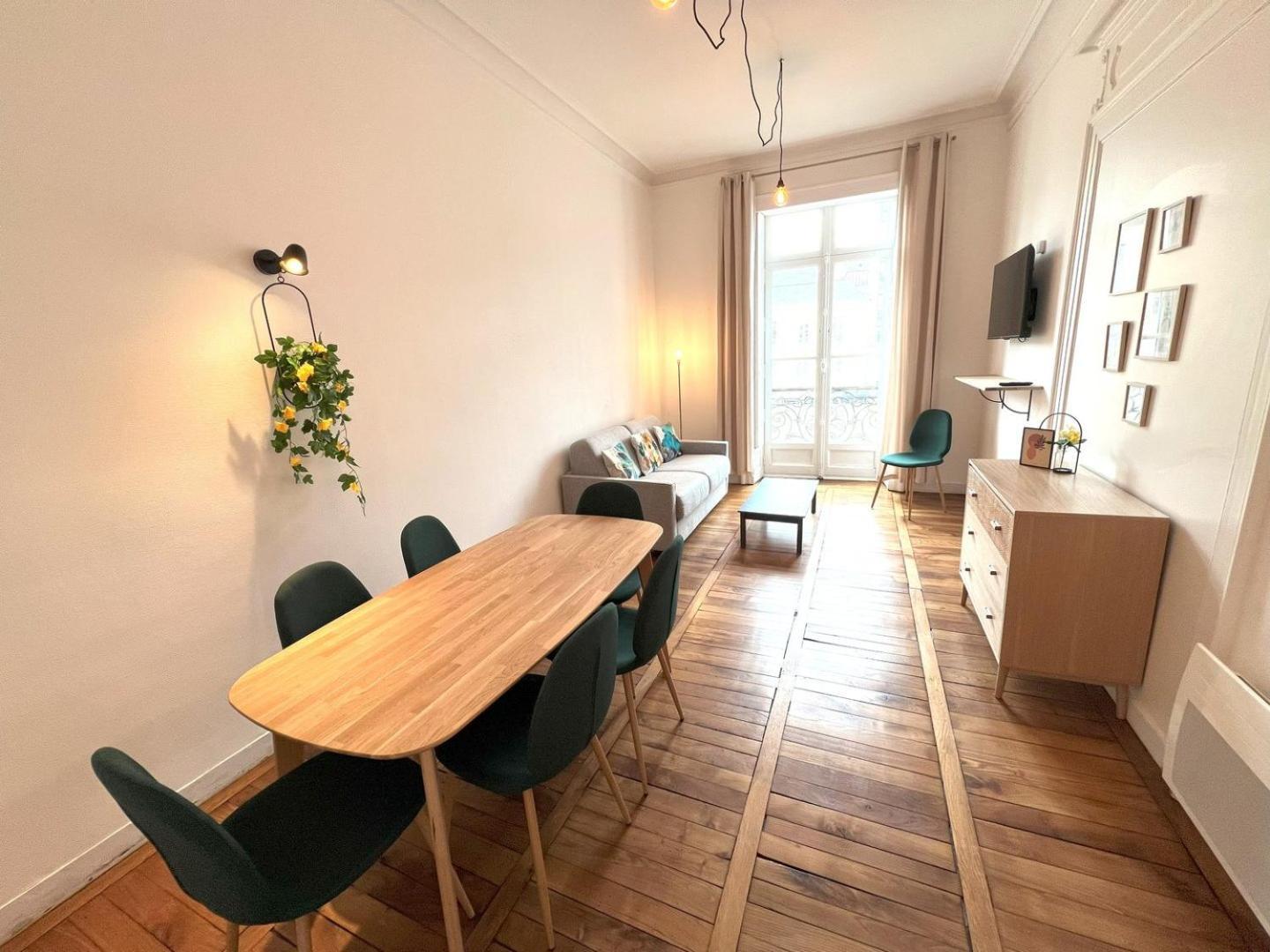 T2 Renove Vue Sur Le Centre De Appartement Rennes